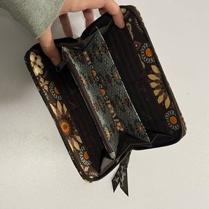 Vera Bradley Pattern Canyon Checkbook/ Card Holder